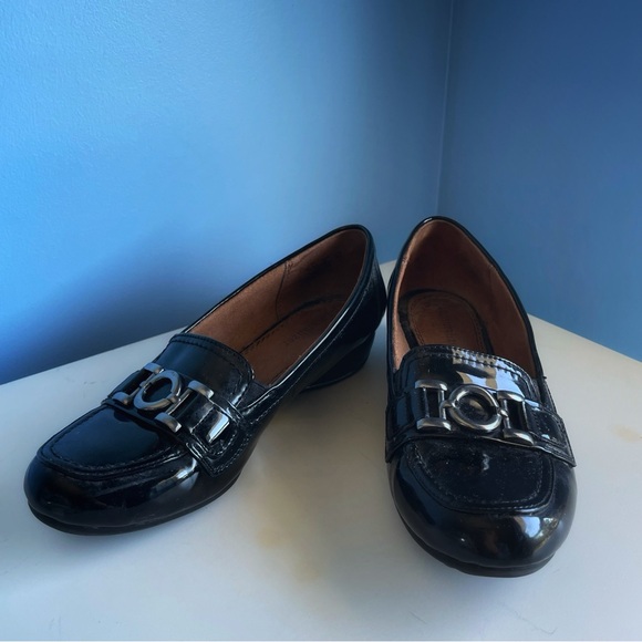 Size 7.5 black clogs with silver buckle and short heel - Picture 2 of 6